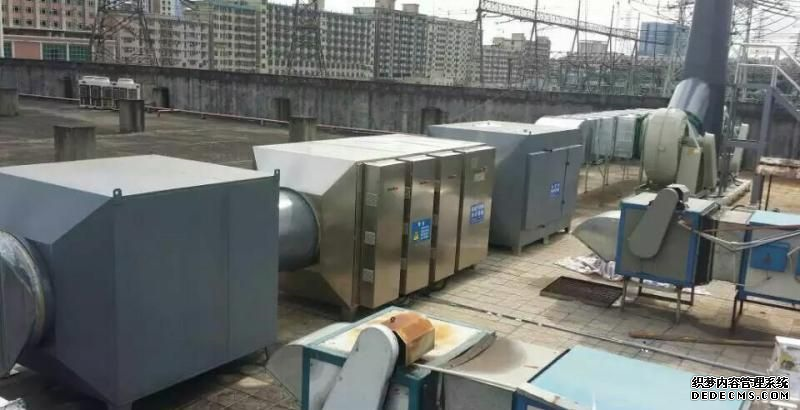 噴漆廢氣治理：漆霧過濾器 + UV光解器 + 活性炭吸附